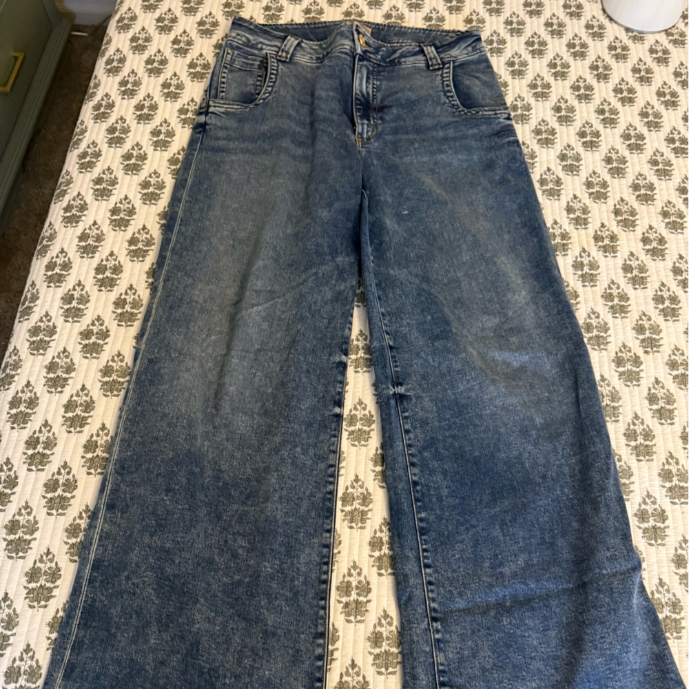 Kut from the Kloth Meg Wide Leg Jeans